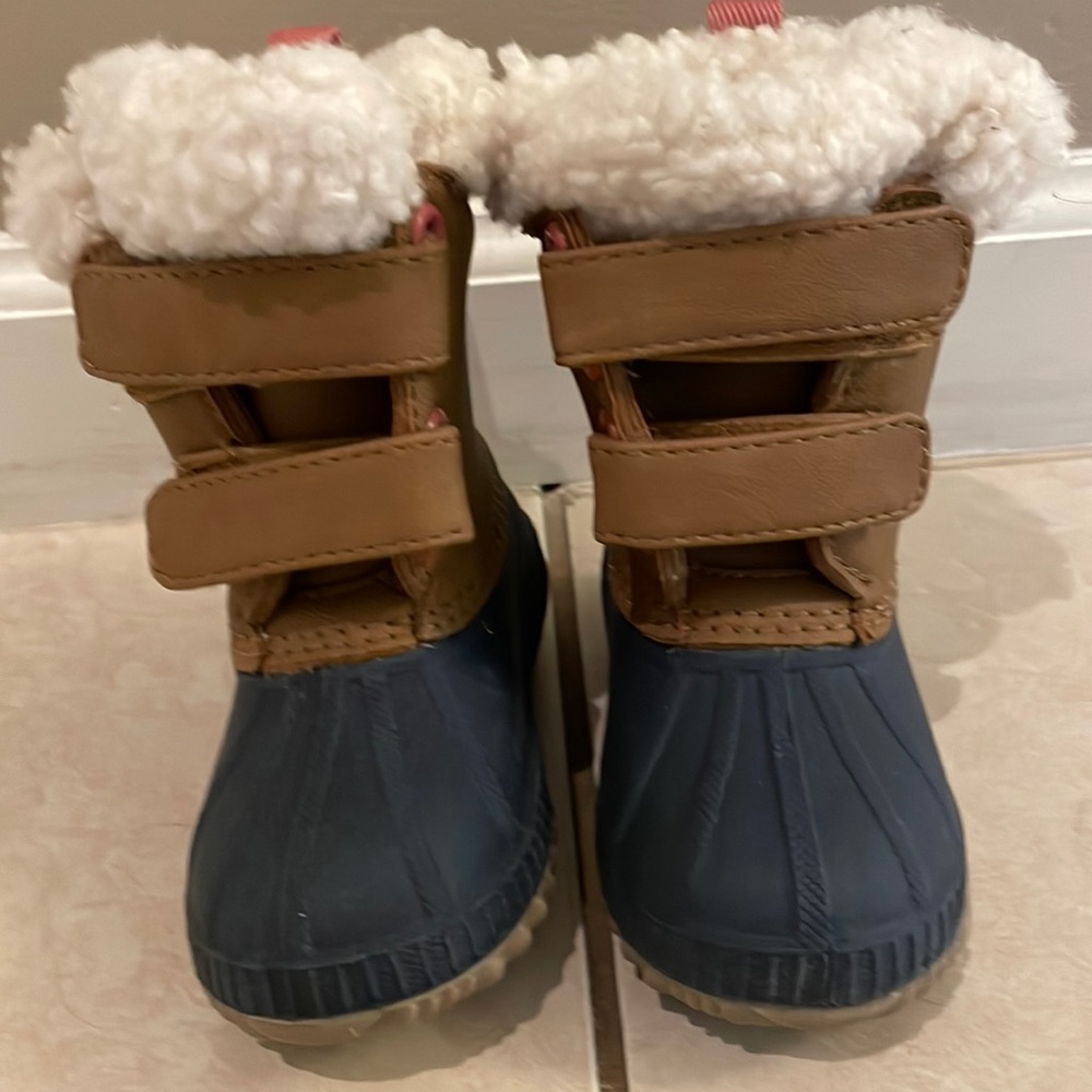 Baby Gap warm winter boots. Waterproof. Brand New with tags. Size Toddler 5/6